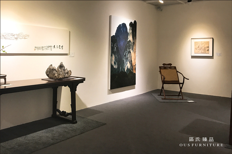  區氏臻品黃花梨躺椅在佳士得上海藝術空間預展